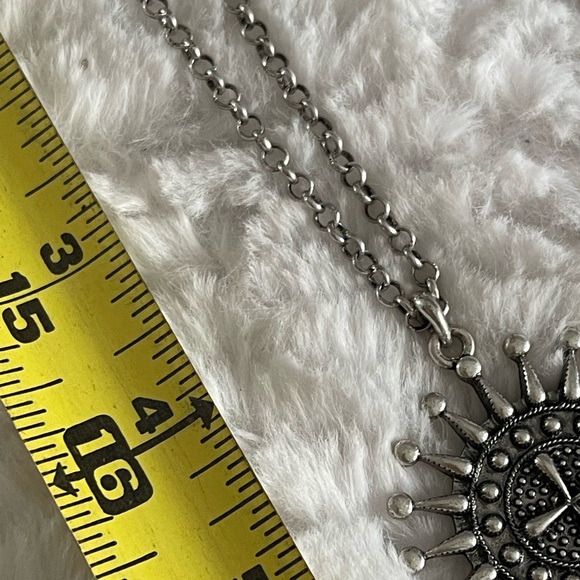 Lucky Brand starburst cross necklace - Picture 5 of 6